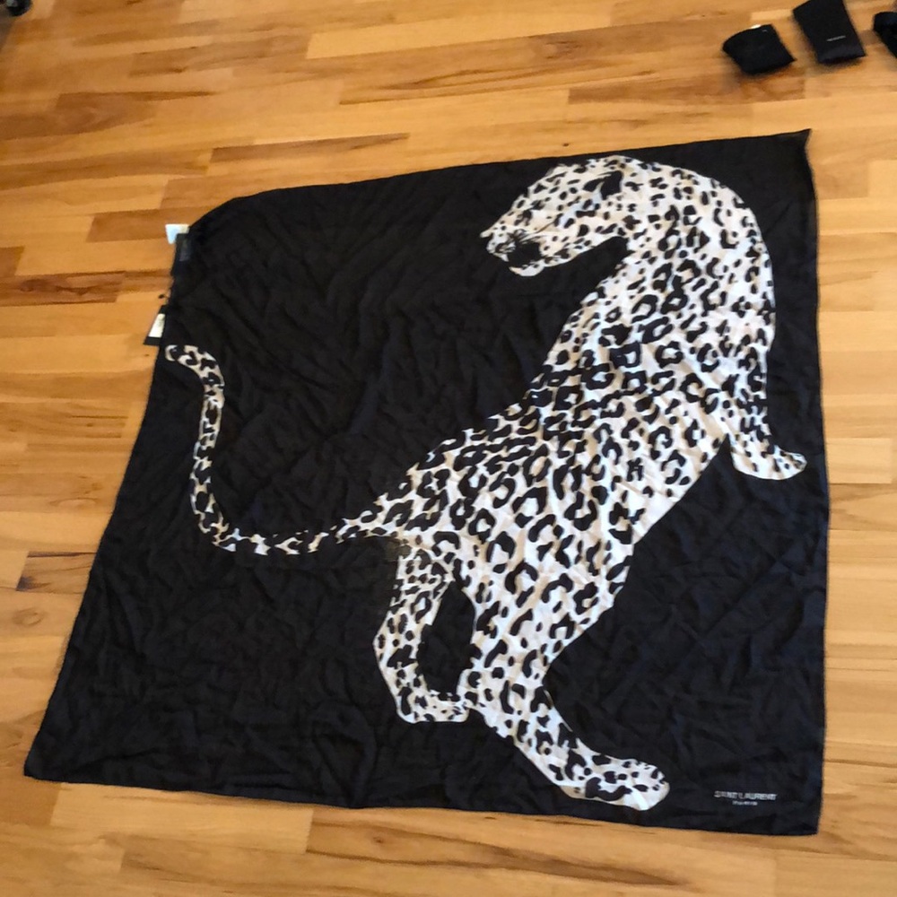 NEW Saint Laurent 2016 leopard shawl/wrap - Picture 5 of 8